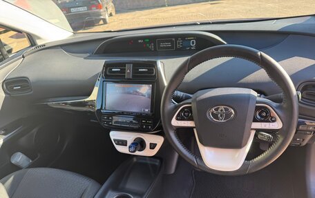 Toyota Prius IV XW50, 2016 год, 1 700 000 рублей, 25 фотография