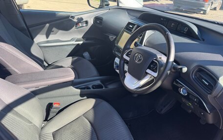 Toyota Prius IV XW50, 2016 год, 1 700 000 рублей, 23 фотография