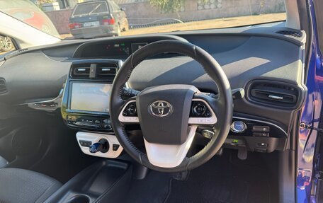 Toyota Prius IV XW50, 2016 год, 1 700 000 рублей, 24 фотография
