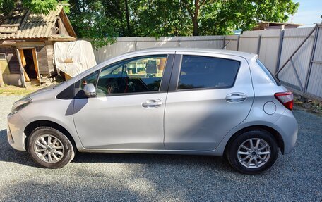 Toyota Vitz, 2018 год, 975 000 рублей, 4 фотография