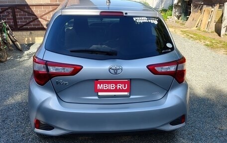 Toyota Vitz, 2018 год, 975 000 рублей, 2 фотография