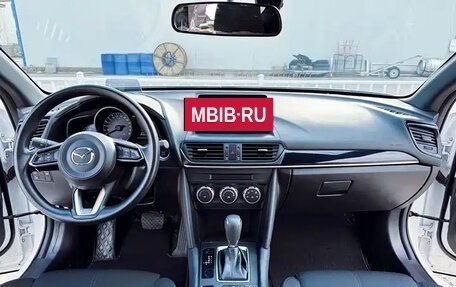 Mazda CX-4, 2022 год, 1 960 000 рублей, 5 фотография