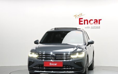 Volkswagen Tiguan II, 2022 год, 2 980 001 рублей, 2 фотография