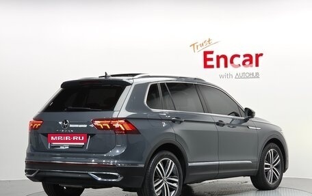 Volkswagen Tiguan II, 2022 год, 2 980 001 рублей, 3 фотография