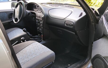 Chevrolet Niva I рестайлинг, 2005 год, 130 000 рублей, 3 фотография