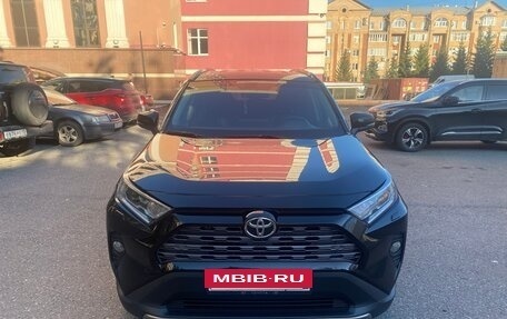 Toyota RAV4, 2021 год, 3 600 000 рублей, 2 фотография