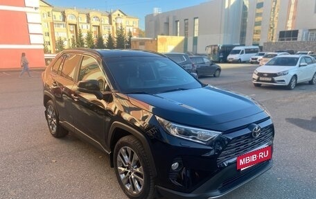 Toyota RAV4, 2021 год, 3 600 000 рублей, 3 фотография