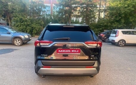 Toyota RAV4, 2021 год, 3 600 000 рублей, 5 фотография