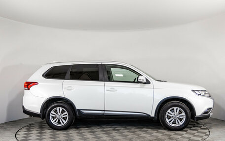 Mitsubishi Outlander III рестайлинг 3, 2018 год, 1 899 000 рублей, 4 фотография