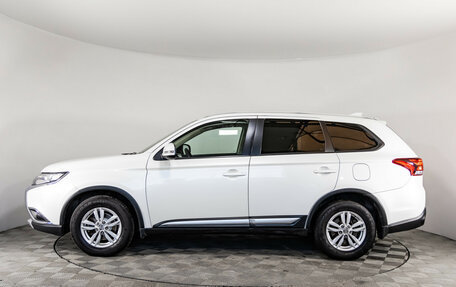 Mitsubishi Outlander III рестайлинг 3, 2018 год, 1 899 000 рублей, 8 фотография