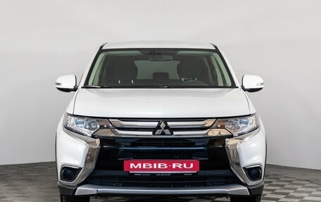 Mitsubishi Outlander III рестайлинг 3, 2018 год, 1 899 000 рублей, 2 фотография
