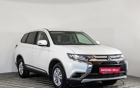 Mitsubishi Outlander III рестайлинг 3, 2018 год, 1 899 000 рублей, 3 фотография