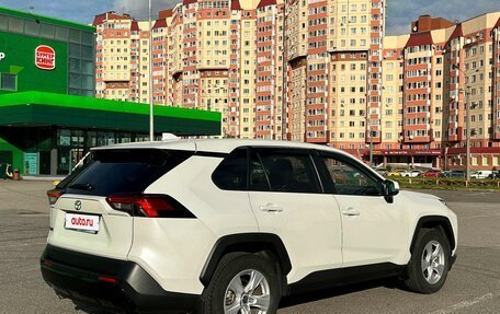 Toyota RAV4, 2020 год, 3 000 000 рублей, 5 фотография