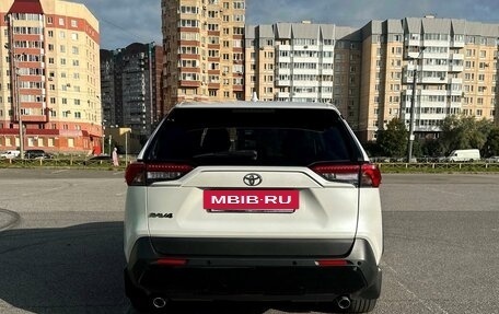 Toyota RAV4, 2020 год, 3 000 000 рублей, 6 фотография