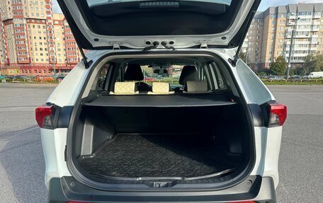Toyota RAV4, 2020 год, 3 000 000 рублей, 13 фотография