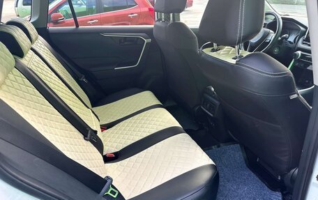 Toyota RAV4, 2020 год, 3 000 000 рублей, 20 фотография