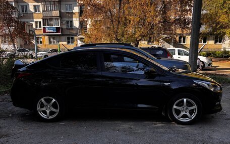 Hyundai Solaris II рестайлинг, 2018 год, 1 150 000 рублей, 3 фотография
