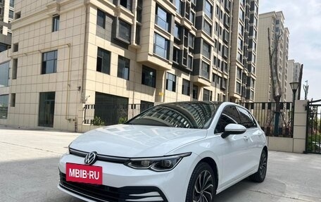 Volkswagen Golf VIII, 2023 год, 2 090 000 рублей, 7 фотография