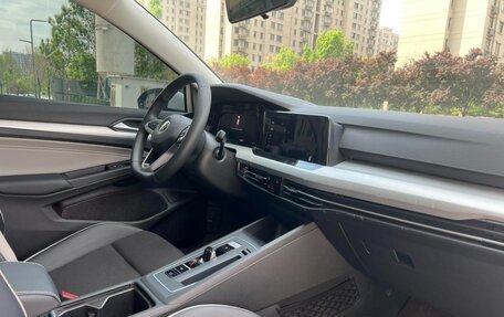 Volkswagen Golf VIII, 2023 год, 2 090 000 рублей, 9 фотография