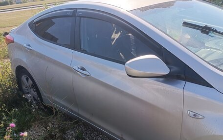 Hyundai Elantra V, 2013 год, 700 000 рублей, 2 фотография