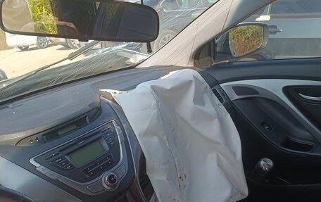 Hyundai Elantra V, 2013 год, 700 000 рублей, 11 фотография