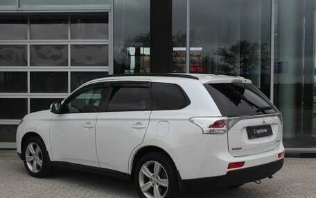 Mitsubishi Outlander III рестайлинг 3, 2013 год, 1 090 000 рублей, 2 фотография