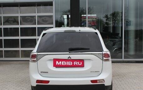 Mitsubishi Outlander III рестайлинг 3, 2013 год, 1 090 000 рублей, 3 фотография