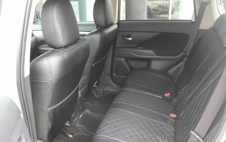 Mitsubishi Outlander III рестайлинг 3, 2013 год, 1 090 000 рублей, 16 фотография