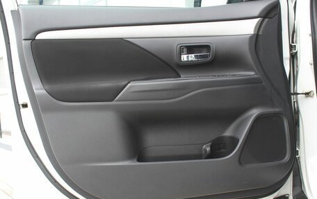 Mitsubishi Outlander III рестайлинг 3, 2013 год, 1 090 000 рублей, 19 фотография