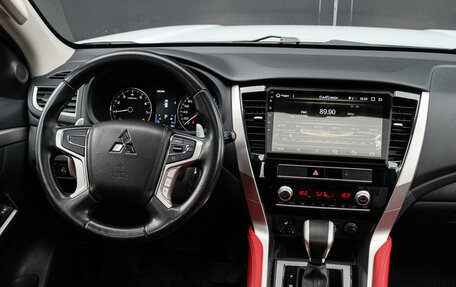 Mitsubishi Pajero Sport III рестайлинг, 2020 год, 3 950 000 рублей, 11 фотография