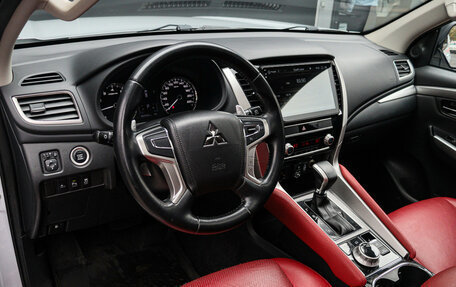 Mitsubishi Pajero Sport III рестайлинг, 2020 год, 3 950 000 рублей, 12 фотография