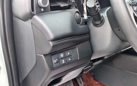 Honda Vezel, 2023 год, 1 710 001 рублей, 11 фотография