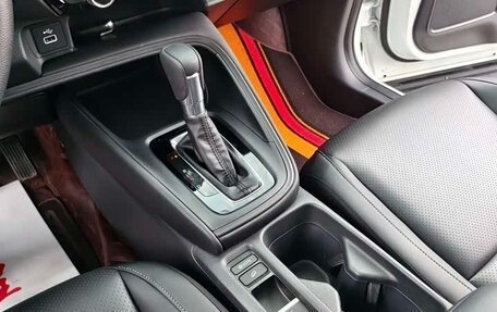 Honda Vezel, 2023 год, 1 710 001 рублей, 15 фотография
