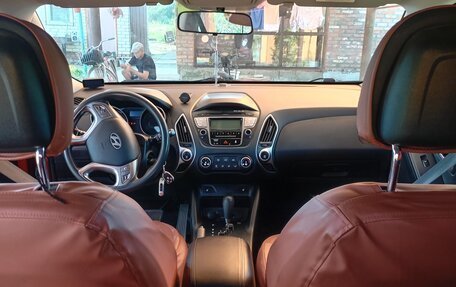 Hyundai ix35 I рестайлинг, 2010 год, 1 100 000 рублей, 9 фотография