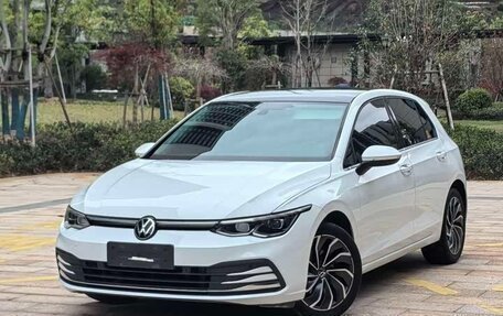 Volkswagen Golf VIII, 2023 год, 1 999 999 рублей, 6 фотография