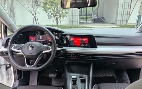 Volkswagen Golf VIII, 2023 год, 1 999 999 рублей, 9 фотография