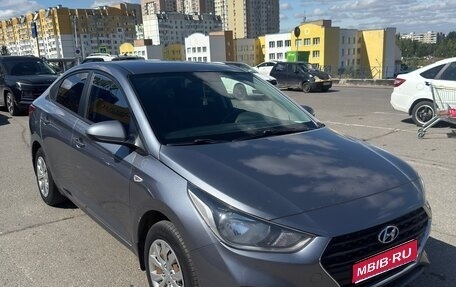 Hyundai Solaris II рестайлинг, 2019 год, 872 000 рублей, 1 фотография
