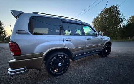 Toyota Land Cruiser 100 рестайлинг 2, 2001 год, 2 550 000 рублей, 6 фотография