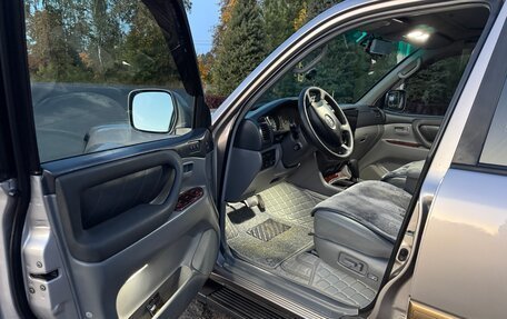 Toyota Land Cruiser 100 рестайлинг 2, 2001 год, 2 550 000 рублей, 12 фотография