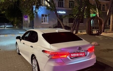 Toyota Camry, 2018 год, 2 350 000 рублей, 6 фотография
