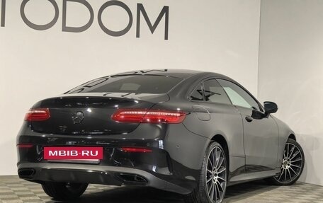 Mercedes-Benz E-Класс, 2019 год, 4 050 000 рублей, 5 фотография