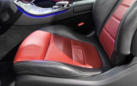 Mercedes-Benz E-Класс, 2019 год, 4 050 000 рублей, 26 фотография