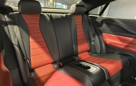 Mercedes-Benz E-Класс, 2019 год, 4 050 000 рублей, 28 фотография