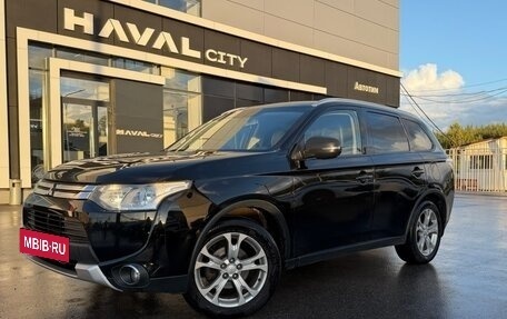 Mitsubishi Outlander III рестайлинг 3, 2014 год, 1 185 000 рублей, 2 фотография