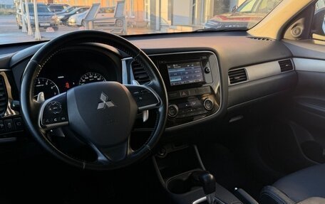 Mitsubishi Outlander III рестайлинг 3, 2014 год, 1 185 000 рублей, 12 фотография