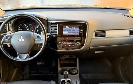 Mitsubishi Outlander III рестайлинг 3, 2014 год, 1 185 000 рублей, 13 фотография