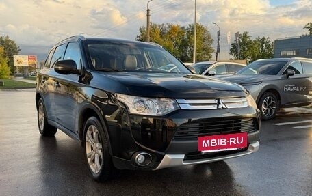 Mitsubishi Outlander III рестайлинг 3, 2014 год, 1 185 000 рублей, 11 фотография
