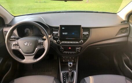Hyundai Solaris II рестайлинг, 2021 год, 1 600 000 рублей, 16 фотография