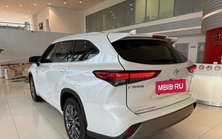 Toyota Highlander, 2026 год, 5 700 000 рублей, 3 фотография