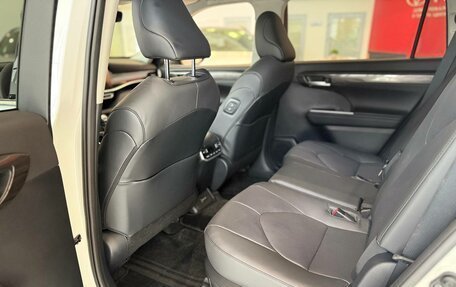 Toyota Highlander, 2026 год, 5 700 000 рублей, 14 фотография